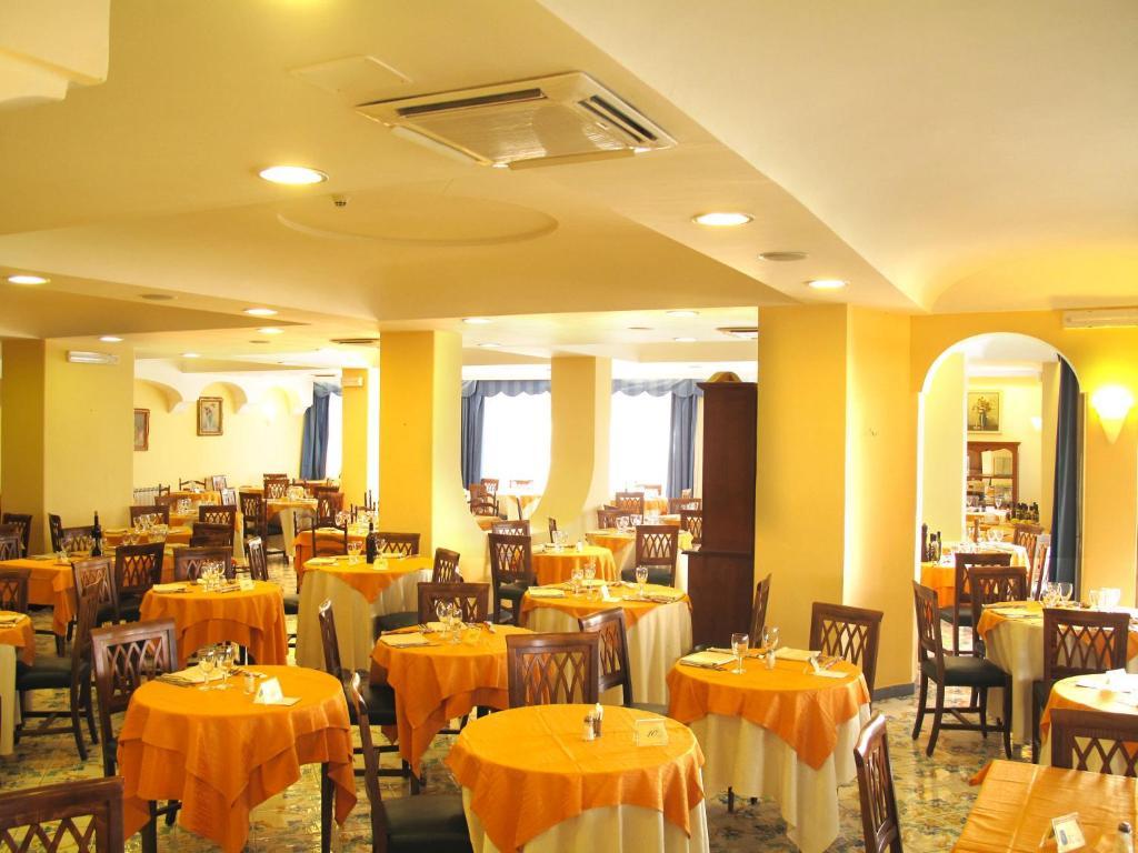 Hotel Ambasciatori Ischia Esterno foto