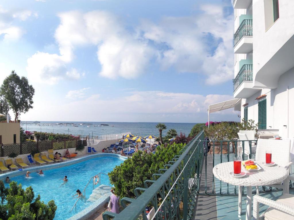 Hotel Ambasciatori Ischia Esterno foto