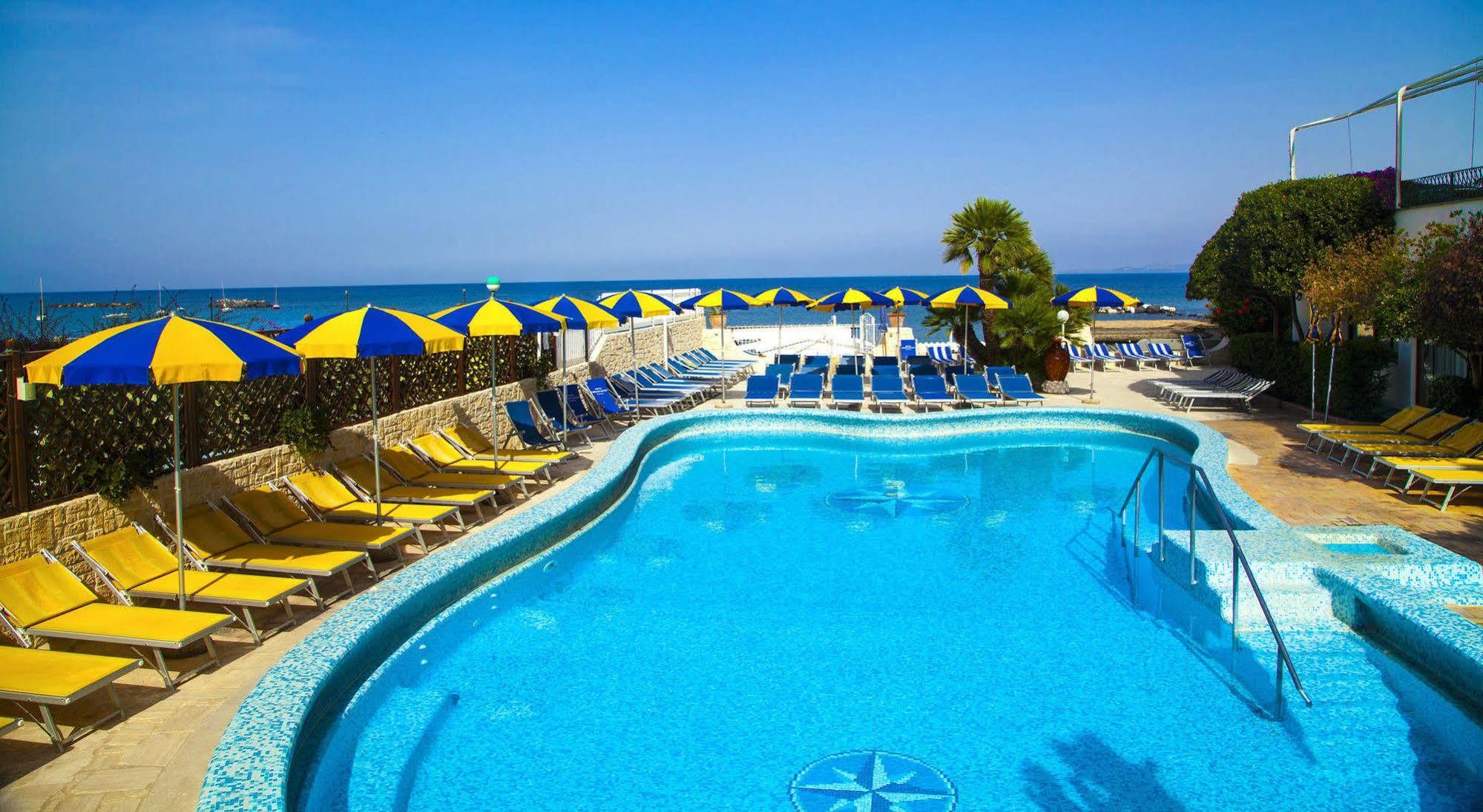 Hotel Ambasciatori Ischia Esterno foto