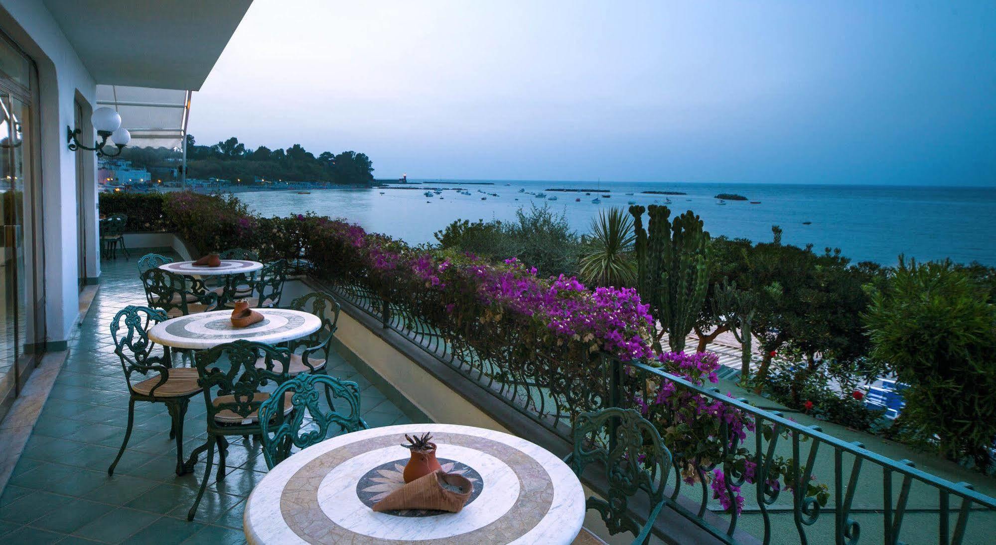 Hotel Ambasciatori Ischia Esterno foto