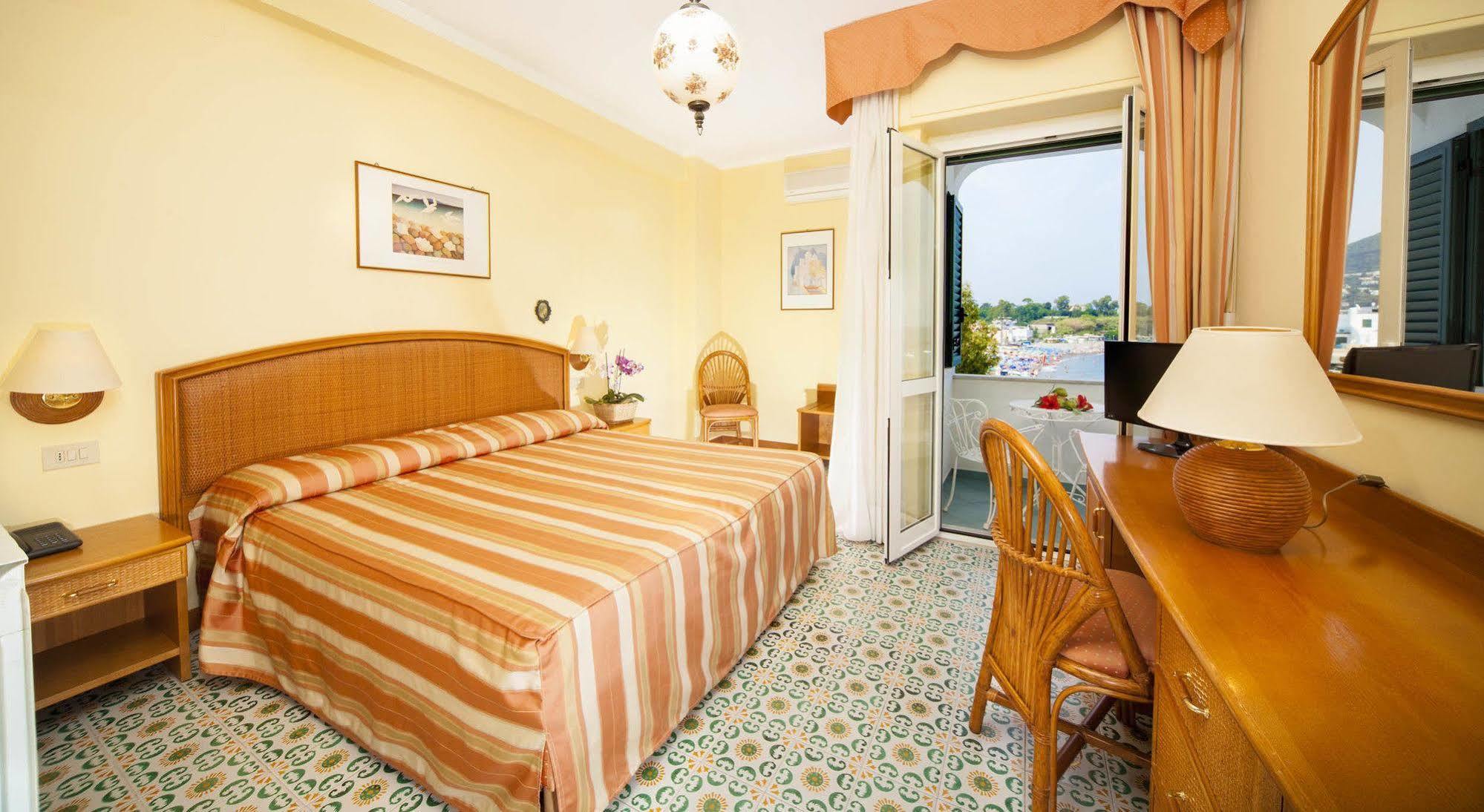 Hotel Ambasciatori Ischia Esterno foto